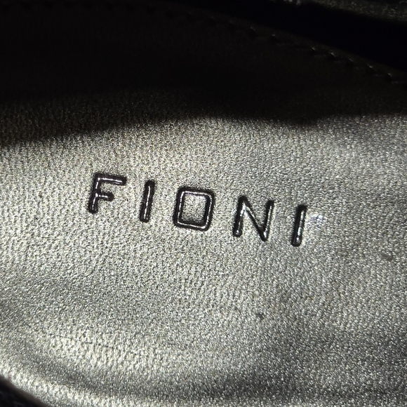 FIONI size 7.5 Stylish Black & White Plaid Women's Flats In EXCELLENT CONDITION - Picture 4 of 10